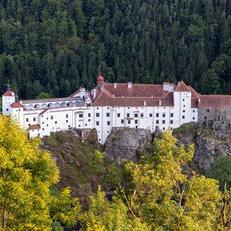 Gartenschloss Herberstein in der Abendsonne.